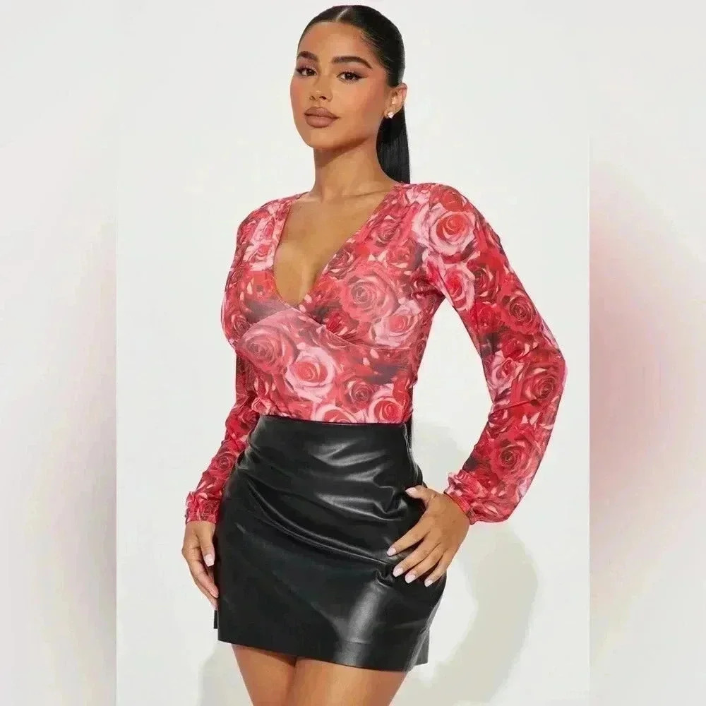 Almost Famous Floral Deep V-Neck Mesh Stretch Long Sleeve Top Size M Red & Pink